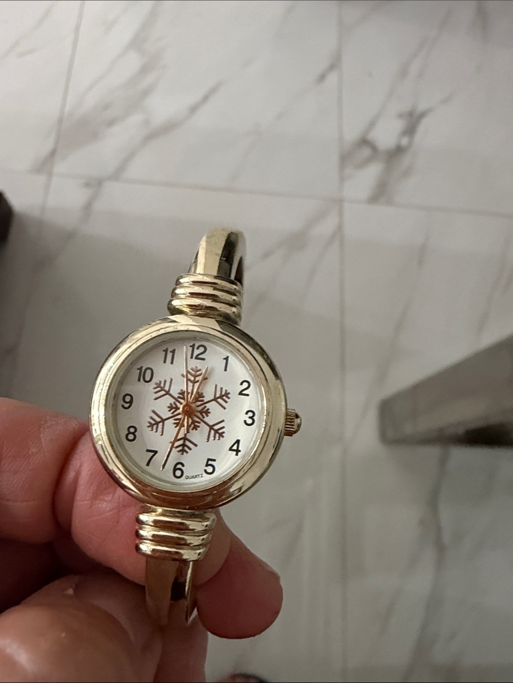 Source Unknown Gold Tone Snowflake Dial Bangle Watch needs battery